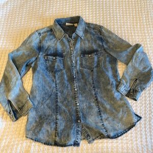 Chicos lightweight denim chambray blouse